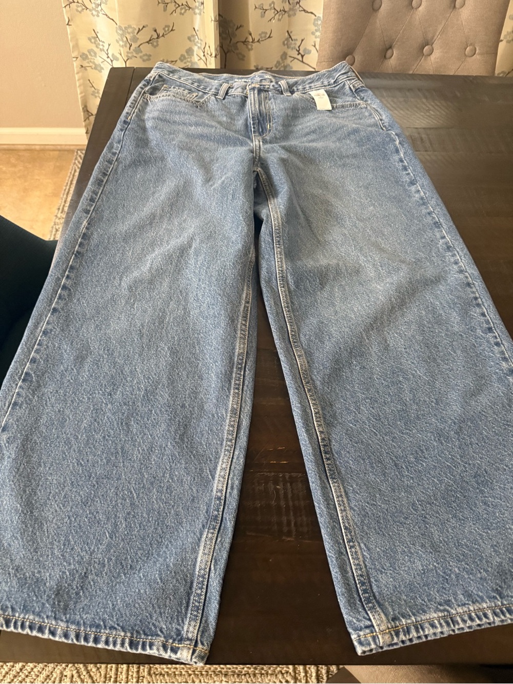 Old Navy Women's Wide-Leg Jeans in Light Blue Denim